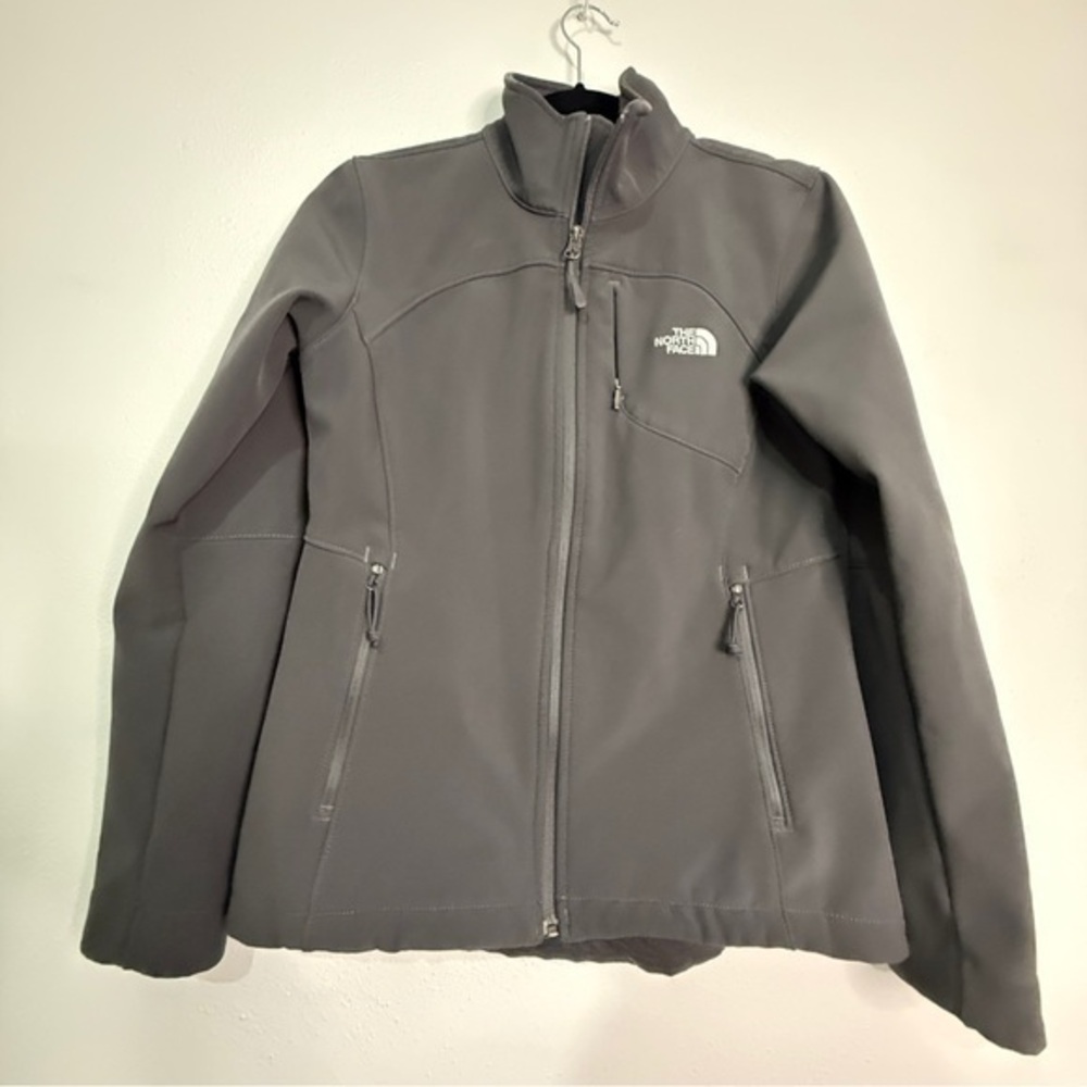 The North Face gray windwall jacket, Sz S/P. Preowned.